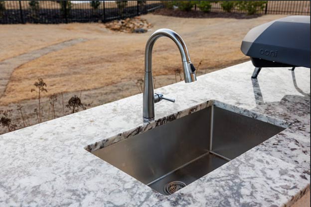 Outdoor-Sink-and-Prep-Area